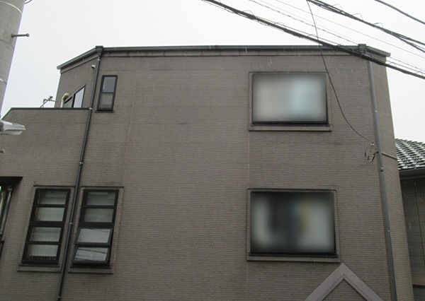 神奈川県横須賀市|屋根塗装・外壁塗装施工前①外壁は汚れやカビが目立ちました (4)