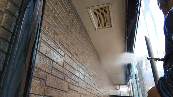 神奈川県三浦郡葉山町|屋根塗装・外壁塗装①お住まい全体を高圧洗浄でキレイに! (2)