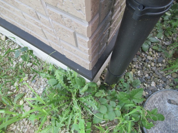 神奈川県三浦郡葉山町・現場調査⑧ベランダ手すり、雨戸、水切りの症状 (2)