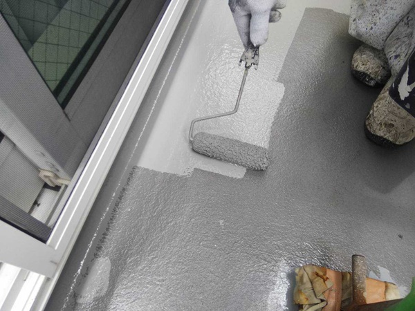鎌倉市｜外壁塗装・屋根塗装⑩ベランダトップコート塗り替えで防水層を保護 (2)