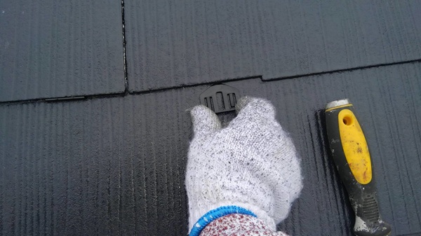 神奈川県三浦郡葉山町｜屋根塗装・外壁塗装⑤屋根下塗り→中塗り→縁切り (1)