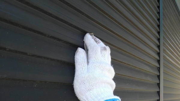 神奈川県三浦郡葉山町|屋根塗装・外壁塗装④棟板金釘打ち直し、ケレン作業 (3)