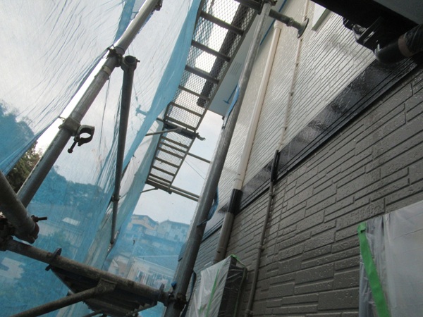 神奈川県三浦郡葉山町｜屋根塗装・外壁塗装⑫帯板塗装(外壁を区切る仕切り) (1)