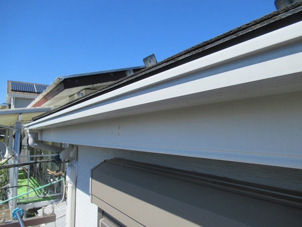 神奈川県鎌倉市・現場調査⑤雨樋は汚れ、鼻隠しは錆びが発生していました (2)