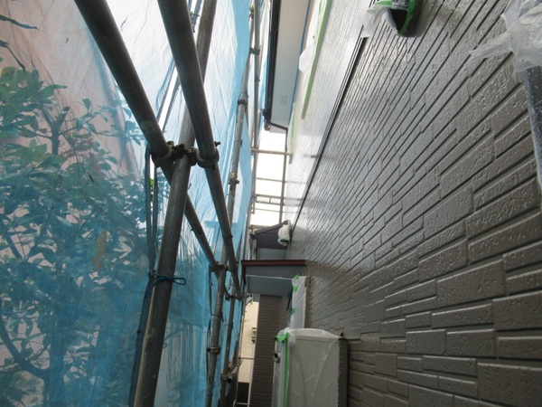 神奈川県三浦郡葉山町｜屋根塗装・外壁塗装⑰細かな部分を修正し、完工 (2)