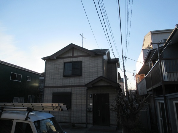 神奈川県逗子市・現場調査①外壁のひび割れ、コケを心配され、ご相談くださいました (2)