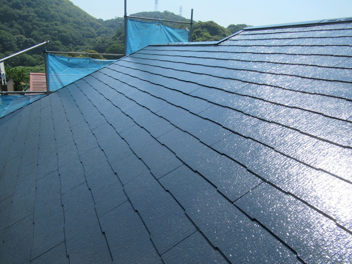 神奈川県鎌倉市|外壁塗装・屋根塗装④リリーフNADシリコンのスレートブラックでスタイリッシュな屋根に。