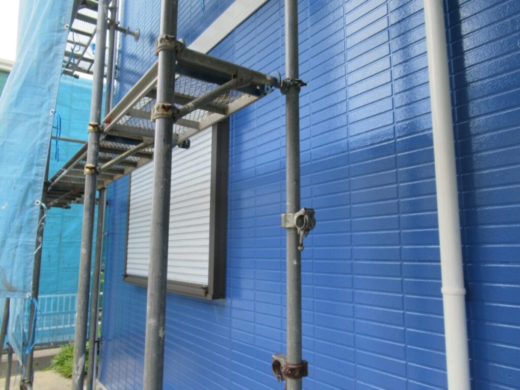 神奈川県逗子市|屋根塗装・外壁塗装⑪難易度の高いシャッター塗装 (1)