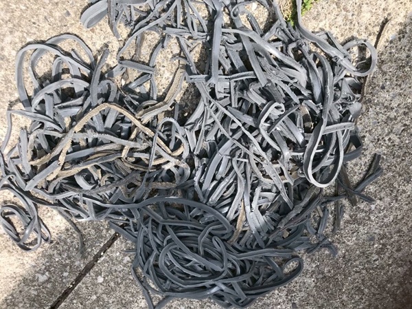 神奈川県逗子市|屋根塗装・外壁塗装②ひび割れていたコーキングを200m近く打ち替え (1)