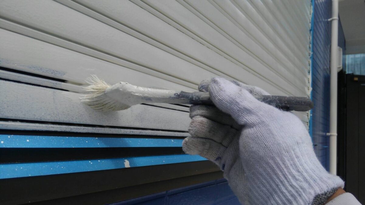 神奈川県逗子市|屋根塗装・外壁塗装⑪難易度の高いシャッター塗装 (3)