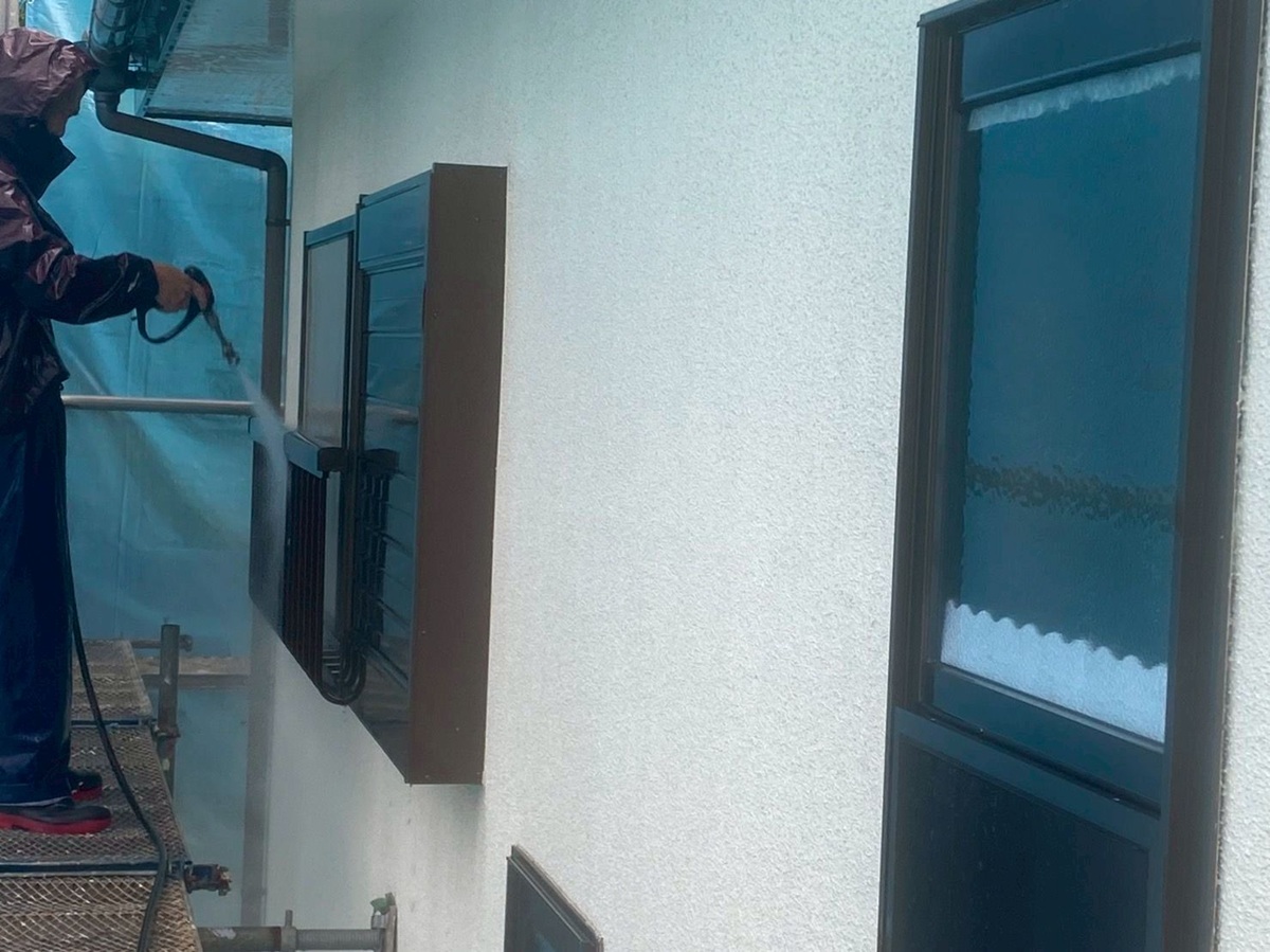 横須賀市外壁塗装・漆喰工事①工事の質を決める足場仮設~高圧洗浄 (6)