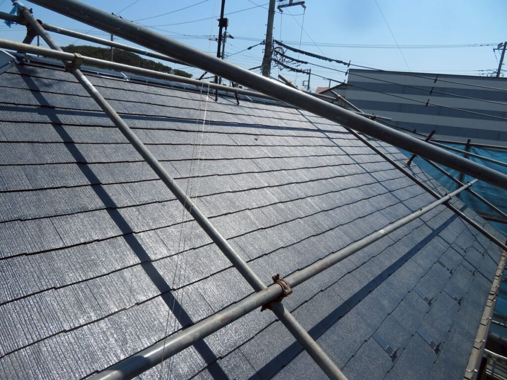 釘頭や板金継ぎ目補強～リリーフNADフッ素で屋根塗装仕上げ｜横須賀市屋根塗装・外壁塗装⑥ (6)