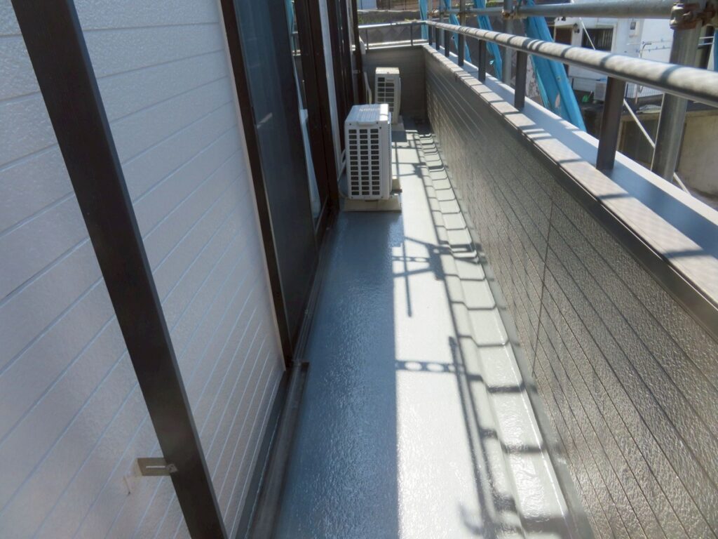 水切りなど鉄部塗装・ベランダトップコート塗り替え|横須賀市屋根塗装・外壁塗装⑩ (1)